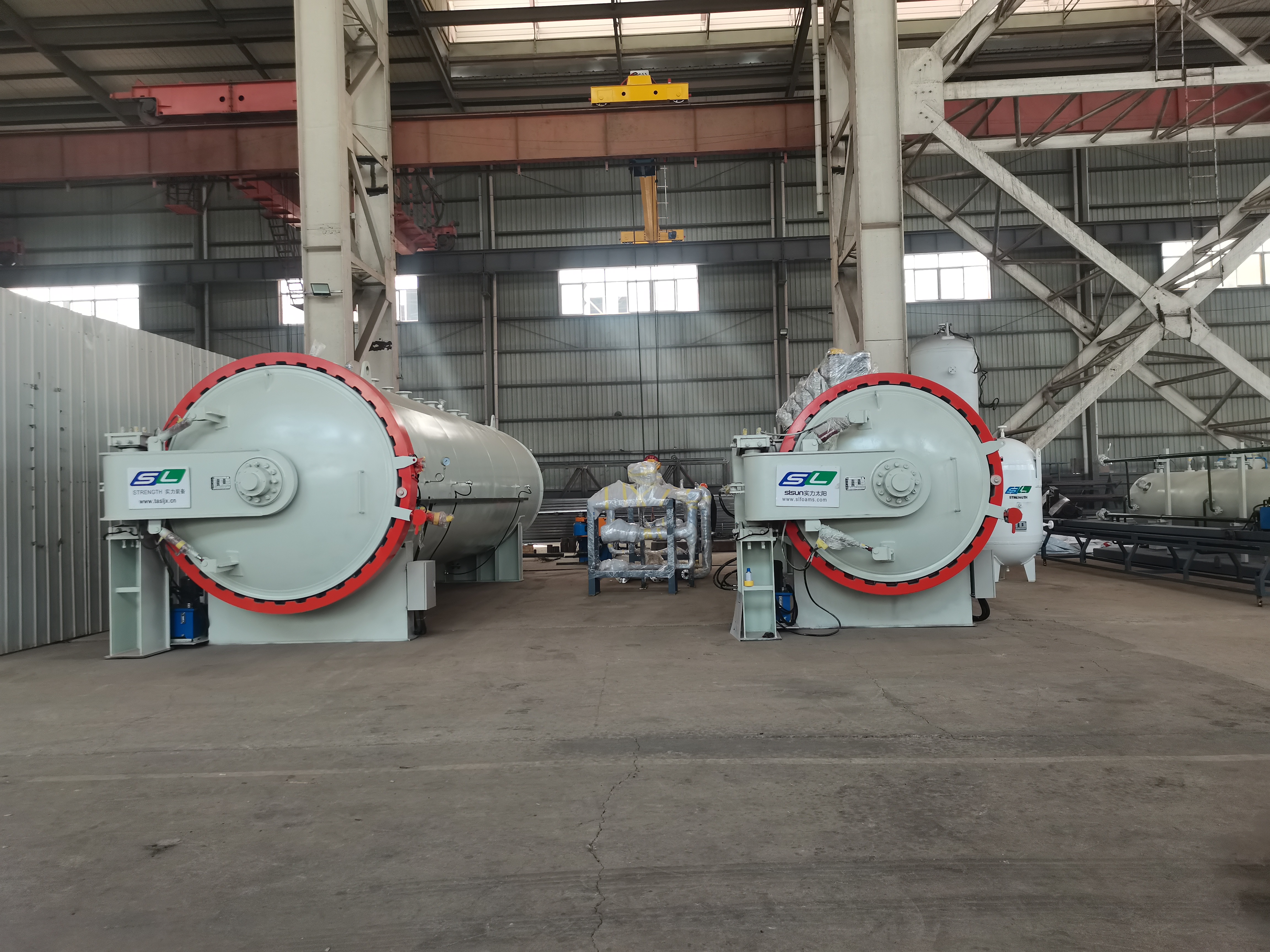 DN2000、DN2400兩臺(tái)新材料熱壓罐發(fā)往江蘇